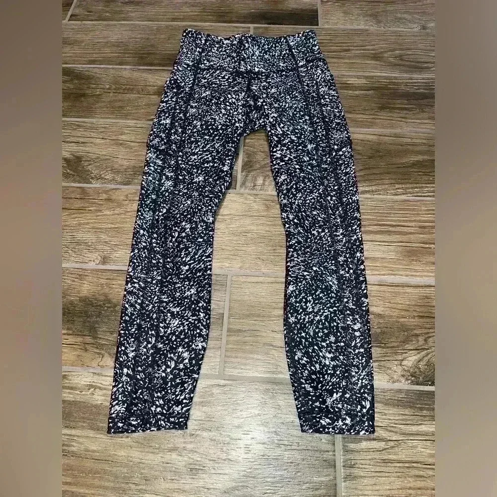 ATHLETA ultimate Stash Gravel 7/8 Tight legging - Picture 2 of 3